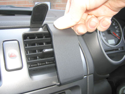 Brodit ProClip 653615 voor Subaru Impreza 2005-2007 - detail van dashboardmontage