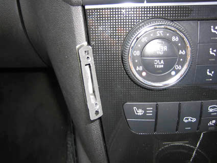 Brodit ProClip 653623 voor Mercedes Benz M-Class/ML 2005-2011 - ProClip geplaatst in het voertuig