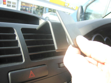Brodit ProClip 653676 voor Suzuki Grand Vitara 2005-2015 - montagepositie op dashboard