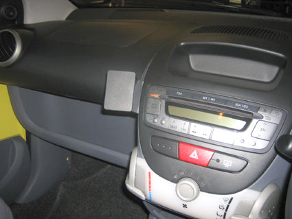 Brodit ProClip 653717 voor Citroen C1 2006-2014, Peugeot 107 2006-2014 en Toyota AYGO 2006-2014 - installatiepositie