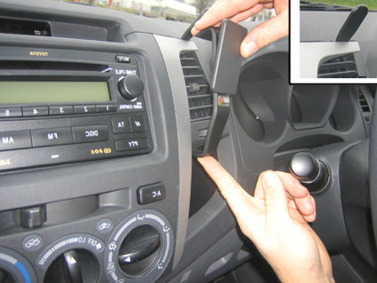 Brodit ProClip 653721 voor Toyota HiLux 2006-2009 - montagepositie op dashboard