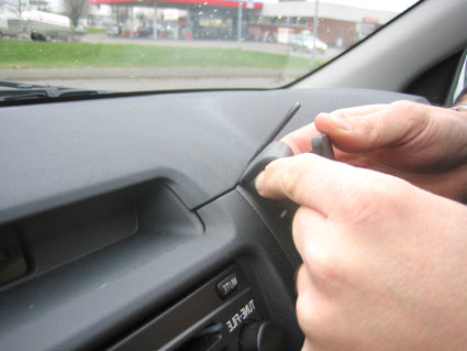 Brodit ProClip 653721 voor Toyota HiLux 2006-2009 - ProClip geplaatst in het voertuig