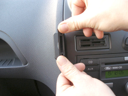 Brodit ProClip 653730 voor Ford Fiesta 2006-2008 - ProClip geplaatst in het voertuig