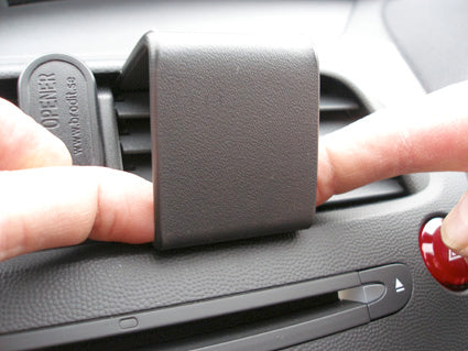 Brodit ProClip 653732 voor Honda Civic 2006-2011 - detail van dashboardmontage