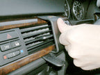 Brodit ProClip 653739 voor BMW 3-series E90, E91, E92, E93 2005-2012 - detail van dashboardmontage