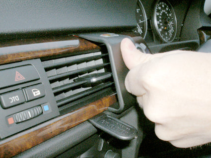 Brodit ProClip 653739 voor BMW 3-series E90, E91, E92, E93 2005-2012 - detail van dashboardmontage