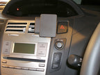 Brodit ProClip 653741 voor Toyota Yaris 2006-2011 - detail van dashboardmontage