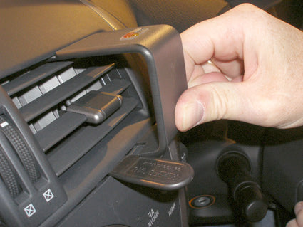 Brodit ProClip 653753 voor Toyota RAV 4 2006-2012 - detail van dashboardmontage