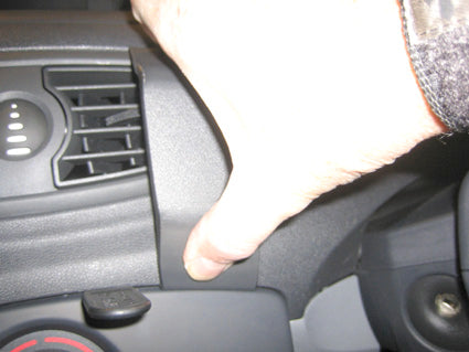 Brodit ProClip 653796 voor Renault Clio Tourer 2008-2012 en Renault Clio III 2006-2012 - ProClip geplaatst in het voertuig