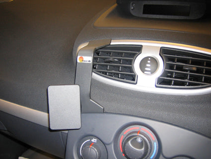 Brodit ProClip 653799 voor Renault Clio Tourer 2008-2012 en Renault Clio III 2006-2012 - installatiepositie