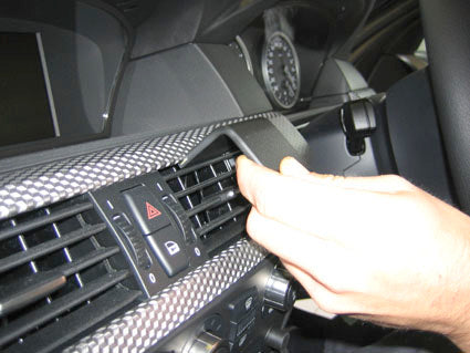 Brodit ProClip 653802 voor BMW 5-series M5 E60, E61 2004-2010 - montagepositie op dashboard