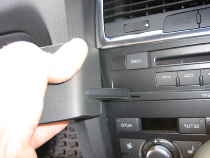 Brodit ProClip 653813 voor Audi Q7 2006-2015 - montagepositie op dashboard