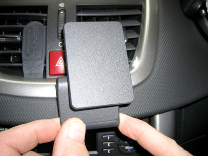 Brodit ProClip 653815 voor Peugeot 207 2006-2014 - detail van dashboardmontage