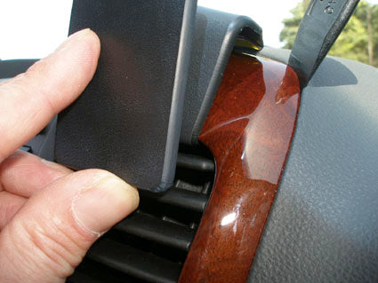 Brodit ProClip 653828 voor Kia Sedona 2006-2014 en Kia Carnival 2006-2011 - ProClip geplaatst in het voertuig