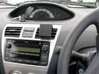 Brodit ProClip 653835 voor Toyota Yaris 4-doors 2007-2011 - detail van dashboardmontage