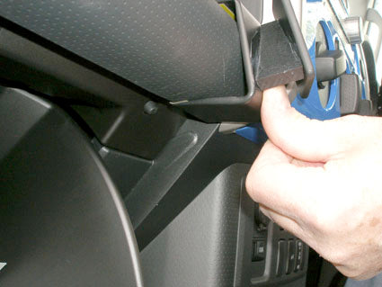 Brodit ProClip 653838 voor Toyota FJ Cruiser 2007-2015 - ProClip geplaatst in het voertuig