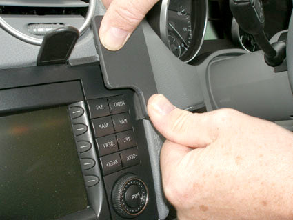 Brodit ProClip 653850 voor Mercedes Benz GL-Class 2006-2012 - detail van dashboardmontage