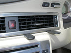 Brodit ProClip 653867 voor Volvo XC70 2008-2011, Volvo V70 II 2008-2011 en Volvo S80 2007-2011 - montagepositie op dashboard