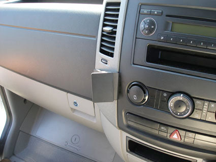 Brodit ProClip 653874 voor Mercedes Benz Sprinter 2007-2018 en Volkswagen Crafter 2007-2016 - installatiepositie