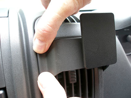 Brodit ProClip 653876 voor Citroen Relay 2007-2024, Citroen Jumper 2007-2014 e.a. - detail van dashboardmontage