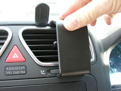 Brodit ProClip 653882 voor Volkswagen Scirocco 2009-2014 en Volkswagen Eos 2007-2015 - detail van dashboardmontage