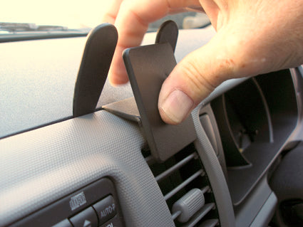 Brodit ProClip 653885 voor Toyota HiAce SLWB Van 2007-2019 en Toyota HiAce Commuter Bus 2007-2019 - ProClip geplaatst in het voertuig