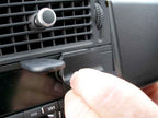 Brodit ProClip 653901 voor Saab 9-3 2007-2008 en Saab 9-3 2009-2011 - montagepositie op dashboard
