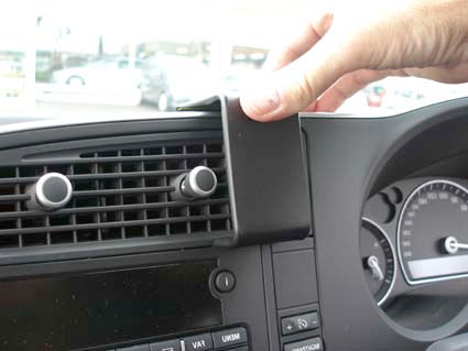 Brodit ProClip 653901 voor Saab 9-3 2007-2008 en Saab 9-3 2009-2011 - ProClip geplaatst in het voertuig