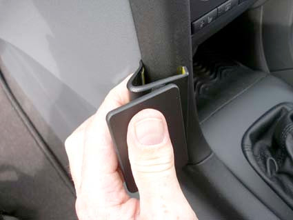 Brodit ProClip 653902 voor Saab 9-3 2007-2011 - montagepositie op dashboard
