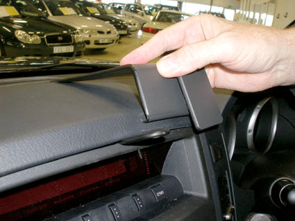 Brodit ProClip 653981 voor Mitsubishi Shogun 2007-2019 en Mitsubishi Pajero 2007-2019 - ProClip geplaatst in het voertuig