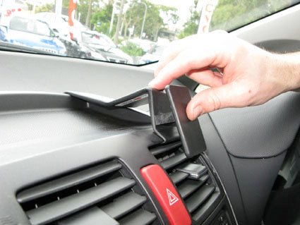 Brodit ProClip 653984 voor Toyota Seca 2007-2013, Toyota Corolla 2007-2012 e.a. - detail van dashboardmontage