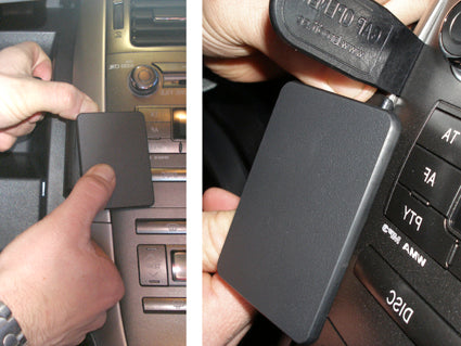 Brodit ProClip 653985 voor Toyota Auris Full Hybrid 2007-2012 en Toyota Auris 2007-2012 - detail van dashboardmontage