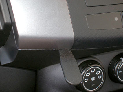 Brodit ProClip 654001 voor Citroen C-Crosser 2007-2013, Mitsubishi Outlander 2007-2012 en Peugeot 4007 2008-2013 - montagepositie op dashboard