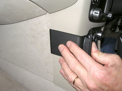 Brodit ProClip 654003 voor Holden Statesman 2007-2010 en Holden Caprice 2007-2010 - detail van dashboardmontage