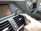 Brodit ProClip 654007 voor BMW X6 2009-2014 en BMW X5 2007-2013 - detail van dashboardmontage
