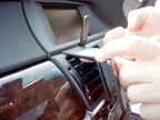 Brodit ProClip 654008 voor BMW X6 2009-2014 en BMW X5 2007-2013 - detail van dashboardmontage