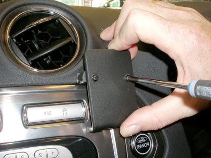 Brodit ProClip 654055 voor Ford Mondeo 2008-2014 - detail van dashboardmontage