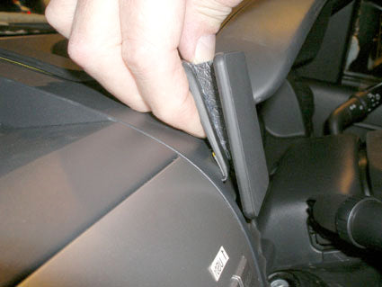 Brodit ProClip 654058 voor Mazda BT 50 2007-2012 - detail van dashboardmontage