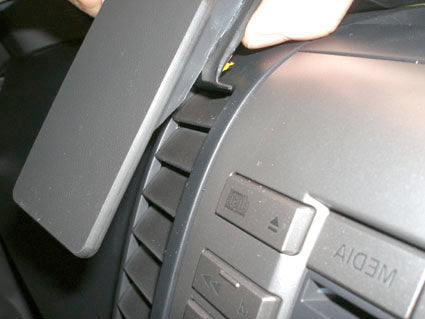 Brodit ProClip 654059 voor Mazda BT 50 2007-2012 - ProClip geplaatst in het voertuig