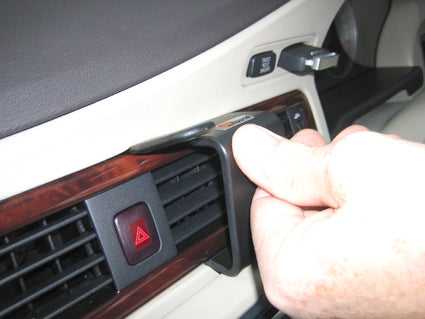 Brodit ProClip 654115 voor Volvo XC70 2008-2011, Volvo V70 II 2008-2011 en Volvo S80 2007-2011 - ProClip geplaatst in het voertuig