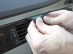 Brodit ProClip 654116 voor Volvo XC70 2008-2011, Volvo V70 II 2008-2011 en Volvo S80 2007-2011 - detail van dashboardmontage