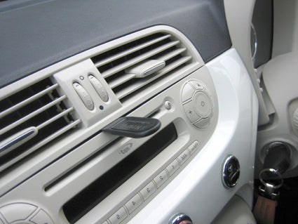 Brodit ProClip 654124 voor Fiat 500 2007-2015 - montagepositie op dashboard