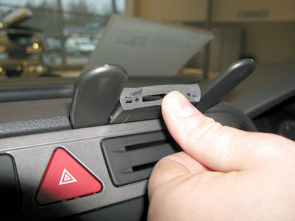 Brodit ProClip 654135 voor Volkswagen Tiguan 2008-2015 en Volkswagen Golf Plus 2005-2014 - ProClip geplaatst in het voertuig