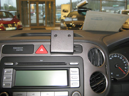 Brodit ProClip 654135 voor Volkswagen Tiguan 2008-2015 en Volkswagen Golf Plus 2005-2014 - installatiepositie