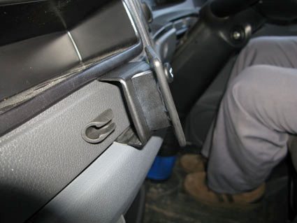 Brodit ProClip 654180 voor Mercedes Benz Atego 2008-2023 - detail van dashboardmontage
