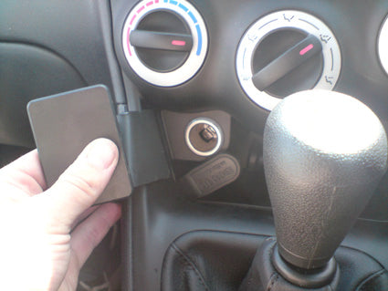 Brodit ProClip 654184 voor Hyundai i10 2008-2013 - montagepositie op dashboard