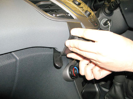 Brodit ProClip 654252 voor Ford Fiesta 2009-2017 - detail van dashboardmontage