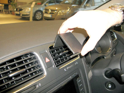 Brodit ProClip 654260 voor Volkswagen Golf VI Variant 2010-2012 en Volkswagen Golf VI 2009-2012 - montagepositie op dashboard