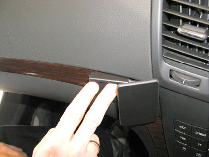 Brodit ProClip 654277 voor Holden Insignia A 2009-2012 en Vauxhall Insignia A 2009-2013 - detail van dashboardmontage