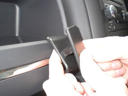 Brodit ProClip 654303 voor Jeep Patriot 2009-2017 en Jeep Compass 2009-2016 - ProClip geplaatst in het voertuig